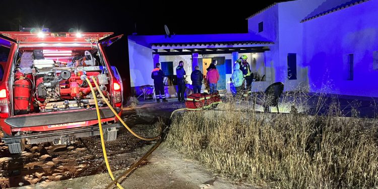 Imagen de la intervención de bomberos facilitada por el Consell de Formentera