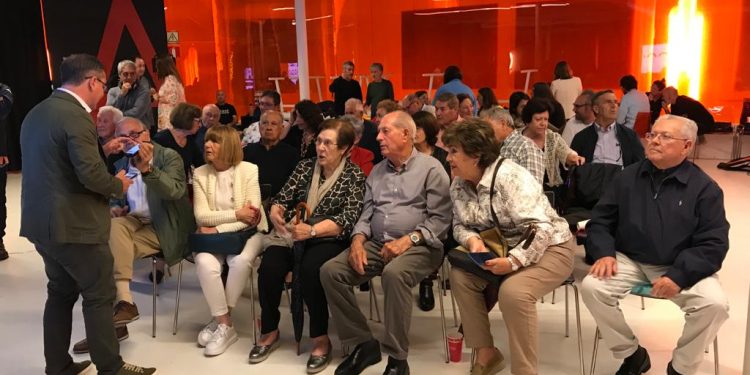 Emoción contenida en la sede electoral del PP de Ibiza en el Centre Cultural de Jesús