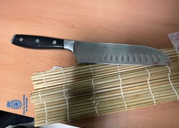 Arma blanca empleada, con restos de sangre.