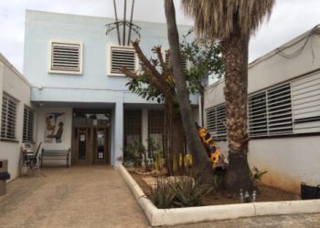 Imagen de la entrada de la actual sede de la Escola d'Arts.