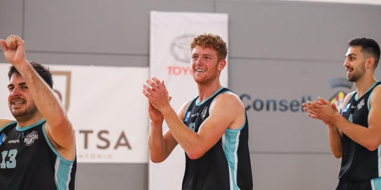 Javier Medori, en el centro, en una imagen de archivo