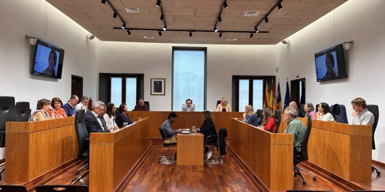 Pleno del ayuntamiento de Ibiza celebrado este lunes