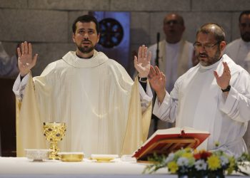 Primera misa oficiada por el ibicenco.