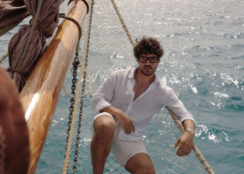 José Condessa, en el velero del evento de Armani beauty en aguas de Ibiza y Formentera. Zecondessa