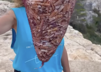 Salobre lleno de colillas recogidas en apenas 20 minutos. Imagen Ocean Keepers