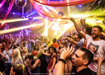 Una fiesta Clockwork en Amnesia.