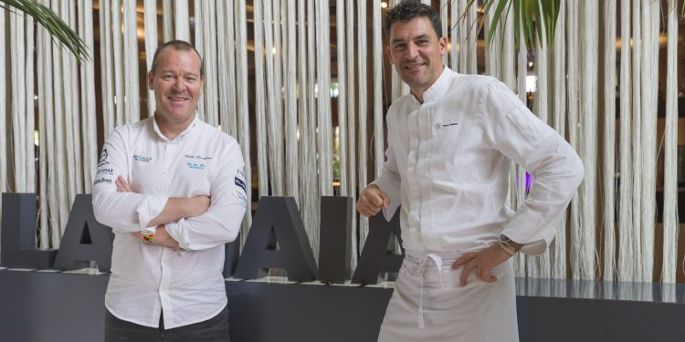 Pablo González y Óscar Molina, en el restaurante La Gaia de Ibiza. Fotos: Paco Natera