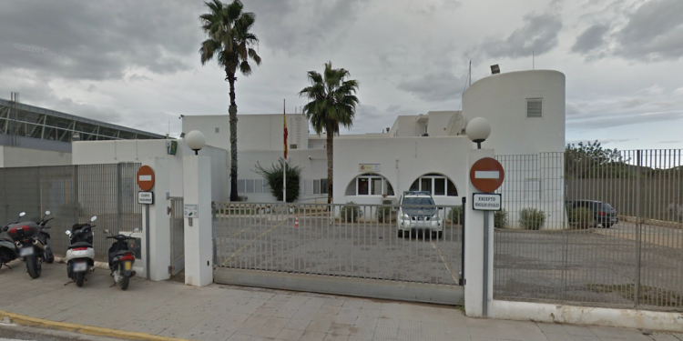 Puesto de la Guardia Civil en Ses Païsses en el que se entregó el presunto autor de los hechos cerca de la medianoche de ayer