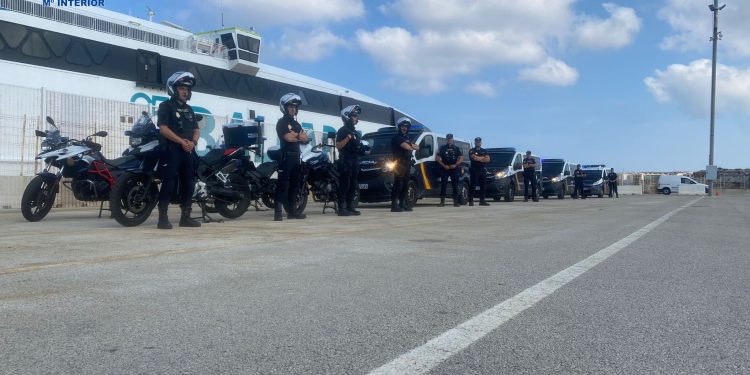 Desembarco de agentes de la Policía Nacional en Baleares