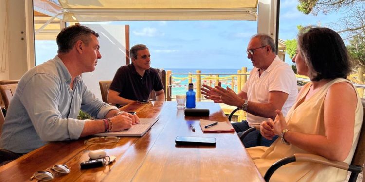 Imagen de la reunión celebrada esta mañana.