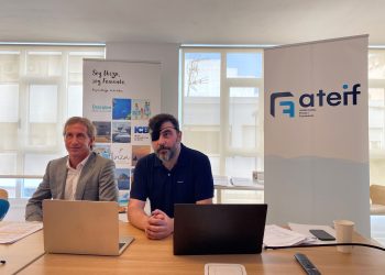 El presidente y el gerente de Ateif, Eduardo Manero y Simón Tur, respectivamente, durante la presentación de los datos de la encuesta. Foto: Ateif