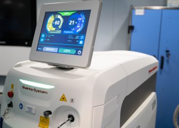 Nuevo aparato de láser del Grupo Policlínica