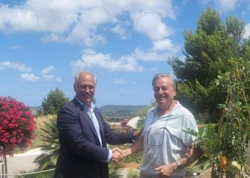 Eduardo Mayol, director del Ibiza Botánico Biotecnológico, y Francisco Javier Castillo del Parc Samà. Foto: Ibiza Botánico Biotecnológico