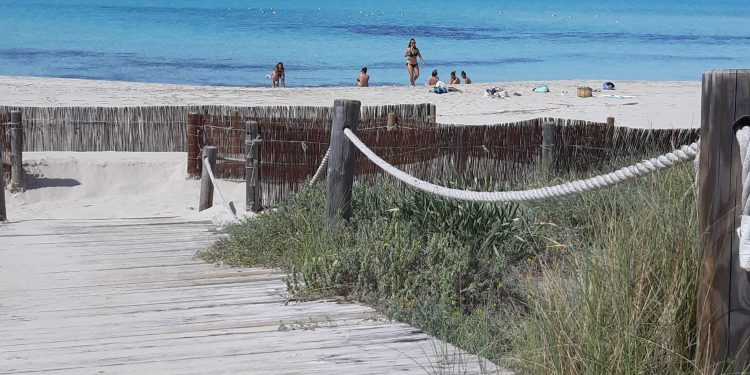 Imagen de archivo de la playa de es Migjorn. Foto: Radioilla