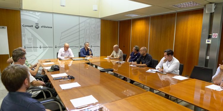Un momento del encuentro mantenido en la institución insular. Foto: Consell de Ibiza