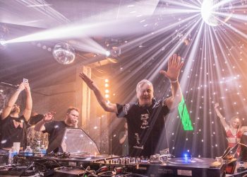 Carlos Willengton pinchando en Londres