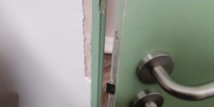 Cerradura forzada en el restaurante. Foto Bombers d'Eivissa
