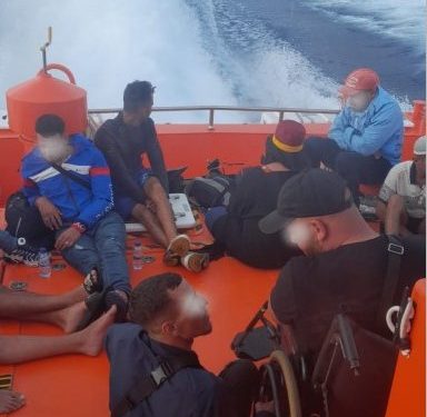 Imagen de la operación de rescate. FOTO:  @salvamentogob