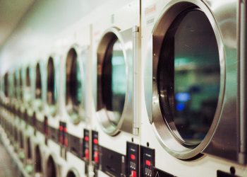 Imagen de archivo de una lavandería. Foto de Jeremy Sallee en Unsplash