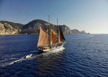 Imagen de la embarcación Saga, en la que navegarán los participantes.