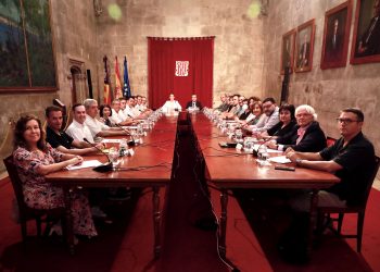 Costa, primera a la izquierda, durante la reunión mantenida hoy. Foto: Govern balear