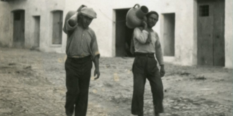 Detalle de una de las imágenes de la exposición de Robert Sternau.