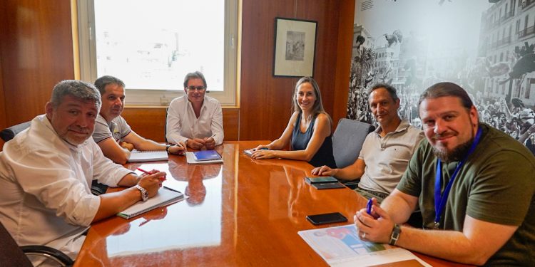 Un moment de la reunió entre representants del Consell i dels ajuntaments. Foto: Consell d'Eivissa