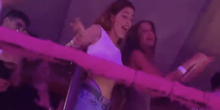 Tini Stoessel en Amnesia Ibiza en una imagen compartida por sus fans en redes sociales
