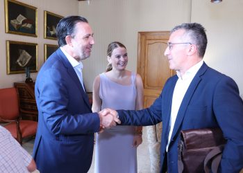 Encuentro de la presidenta del Govern y el conseller de Empresa y Empleo con el presidente de PIMEB, el ibicenco Alfonso Rojo. Foto: Govern balear