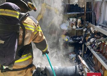 Un momento de la actuación de los bomberos. Foto @bombersdeivissa