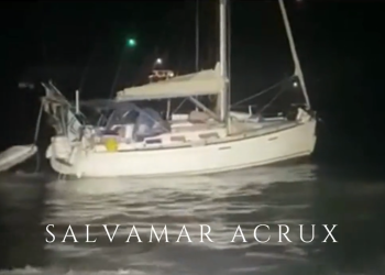 Imagen de una de las intervenciones realizadas ayer por Salvamento Marítimo en las costas pitiusas.