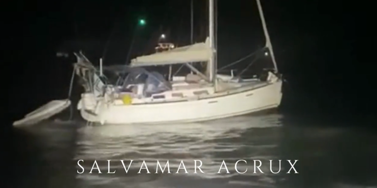 Imagen de una de las intervenciones realizadas ayer por Salvamento Marítimo en las costas pitiusas.