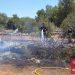 Los bomberos trabajan en la extinción del incendio de vegetación en Sant Mateu. Foto: Bombers d'Eivissa
