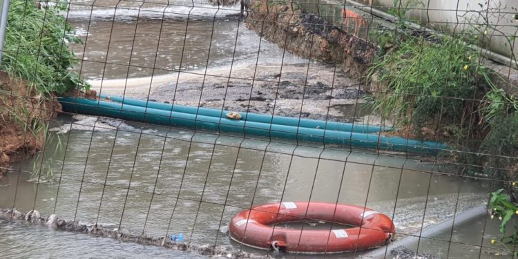 Imagen de un vertido de la depuradora al torrente de Sa Llavanera, en 2022. Foto: Ciudadanos Ibiza