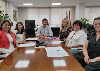 Javier Ureña y representantes del COIBA.