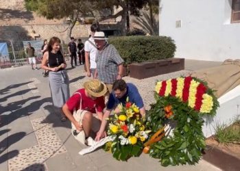 Ofrena popular a Guillem de Montgrí al 2022. Plataforma per la Llengua.