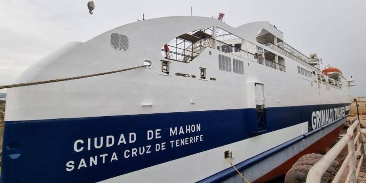 Imagen del buque 'Ciudad de Mahón'. Foto: Menorcaaldia.com