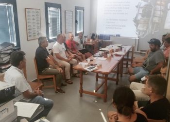 Una imagen compartida por la La Organización de Productores Pesqueros (OPP) Artesanales Lonja de Conil de la visita a Ibiza de su gerente