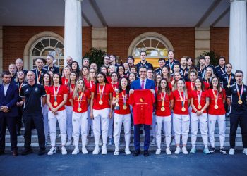 Las Campeonas del Mundo con Pedro Sánchez en Moncloa.