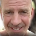 Fatboy Slim en una captura del vídeo en el que manda un cariñoso mensaje al fan que se ha quedado sin vacaciones tras ser diagnosticado de un cáncer terminal.