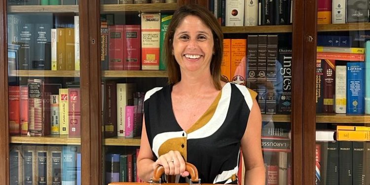 Milena Herrera, tras presentar su acta como diputada. Foto: FSE-PSOE