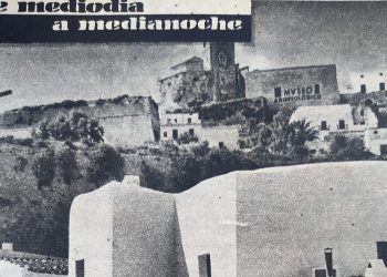 Un enquadrament de Dalt Vila molt repetit a les postals i fotografies de l'època encapçala l'article. Llàstima que el maquetador no respectàs la part superior de la nostra Catedral.