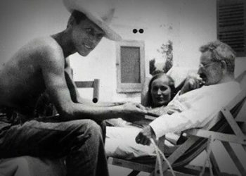 Histórica imagen de Walter Benjamin en Ibiza, a la derecha de la imagen.