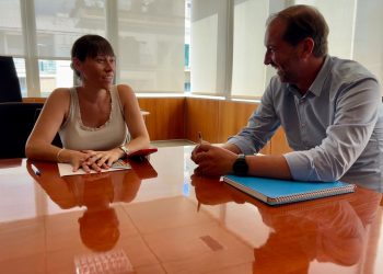 La consellera de Mobilitat i Gestió Ambiental de Formentera, Verónica Castelló, i el conseller de Gestió Ambiental del Consell d’Eivissa, Ignacio Andrés Roselló.