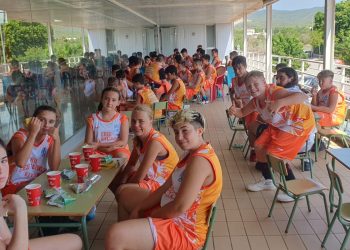 Participantes en el Campus de baloncesto.