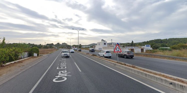 El Consell proyecta trasladar el paso de peatones frente al bar Es Puig. Foto: Google Street View