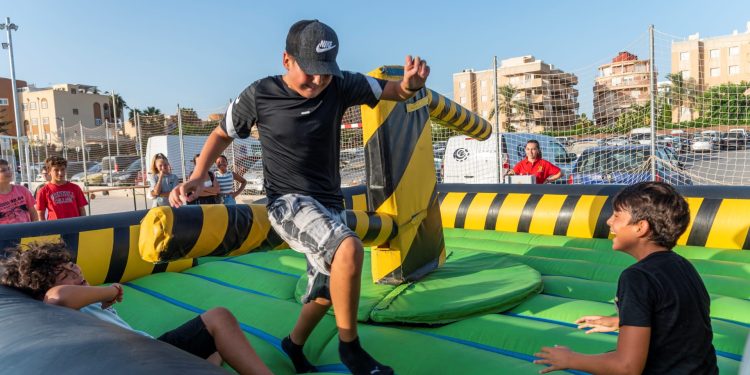 Actividad de una de las ediciones anteriores del programa Joves al Carrer. Foto: Ayuntamiento de Santa Eulària