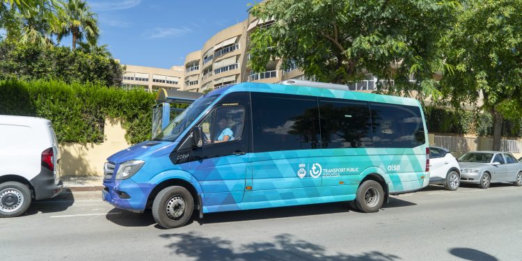 Autobús de la línea L50B.