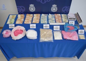 Unos tres kilos de droga incautados en la vivienda. Foto Policía Nacional