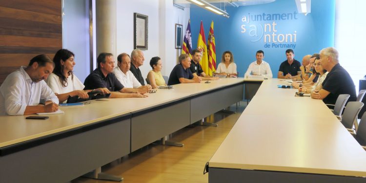 Un momento de la reunión celebrada hoy. Foto: Ayuntamiento de Sant Antoni